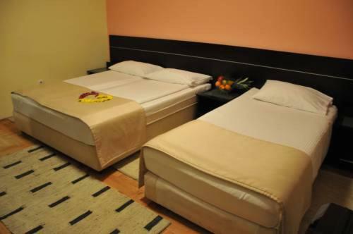 Hotel Beograd - Yu Lukavica Екстер'єр фото